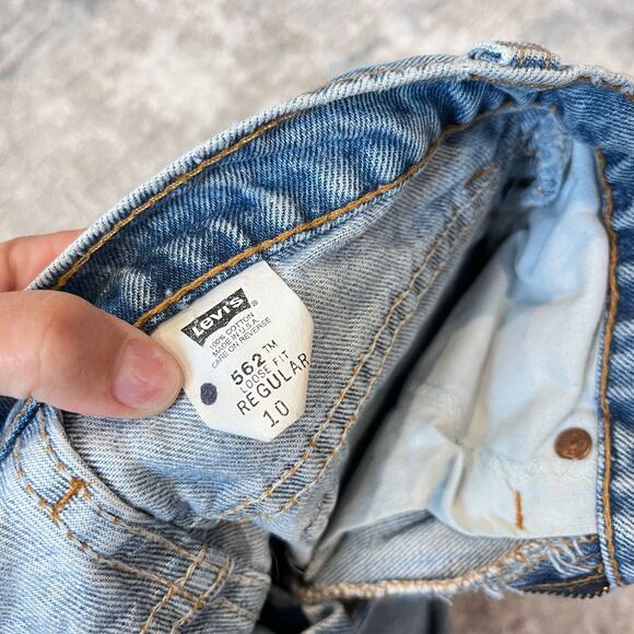 Vintage Levis' 562 Loose Fit Regular Orange Tab Jeans 10 - Picture 4 of 11